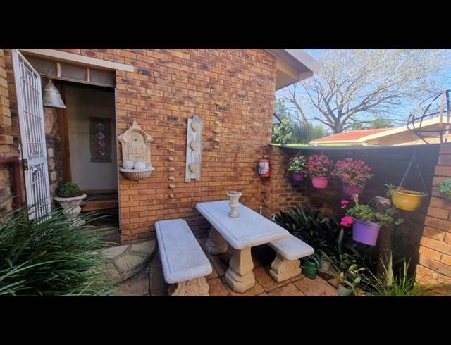 2 BEDROOM HOUSE FOR SALE IN SASOLBURG EXT 11